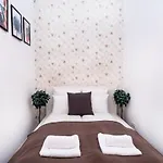 Central And New Design Apartment